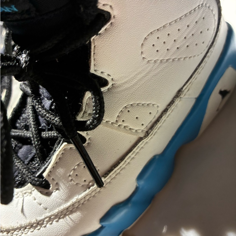Jordan Kids' Black and White Sneakers with Blue Accents - Picture 5 of 7
